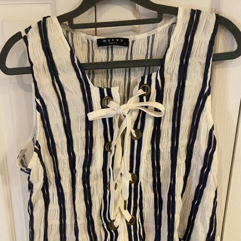 Woman’s striped sleeveless lace up shirt Maven West